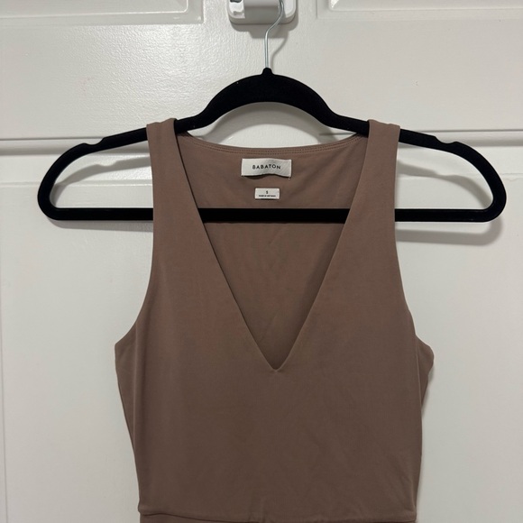 Aritzia Babaton Brown Contour V-neck Romper Size Small - Picture 4 of 9